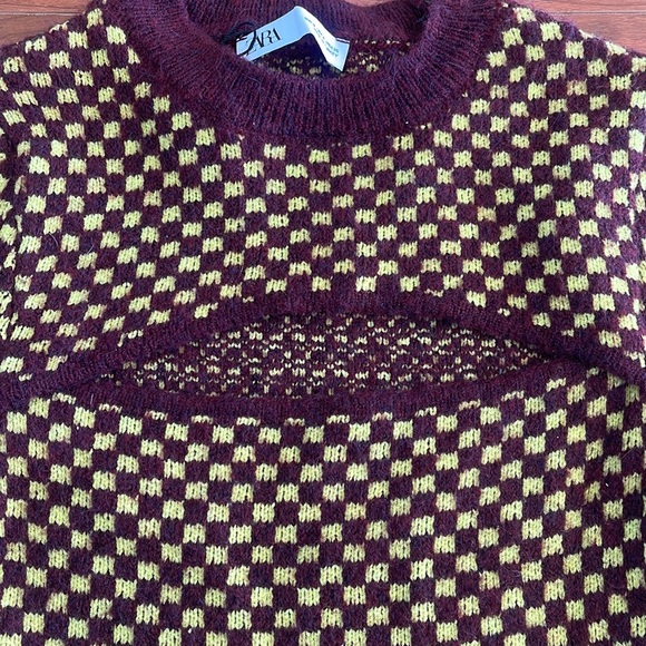 Zara Maroon and Yellow Checkered Pattern Knit Crewneck Cutout Cropped Sweater - Picture 7 of 8